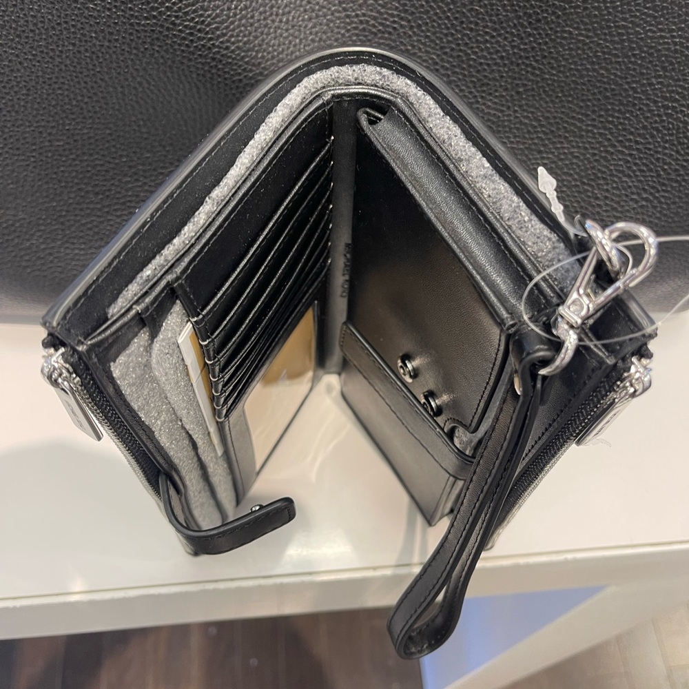 MICHAEL KORS Jet Set Lg Ombré Signature Logo Double Zip Wristlet Wallet 
Black - Picture 10 of 16